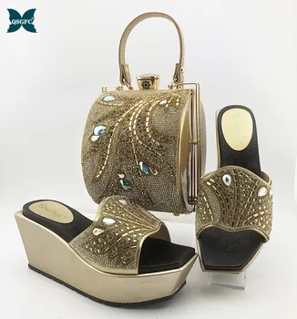 Gold Color Matching Women 2020 Lastest Italian design Shoe and Bags Set Decorated with Rhinestone African Shoe and Bag Set
Gold Color Matching Women 2020 Lastest Italian design Shoe and Bags Set Decorated with Rhinestone African Shoe and Bag Set