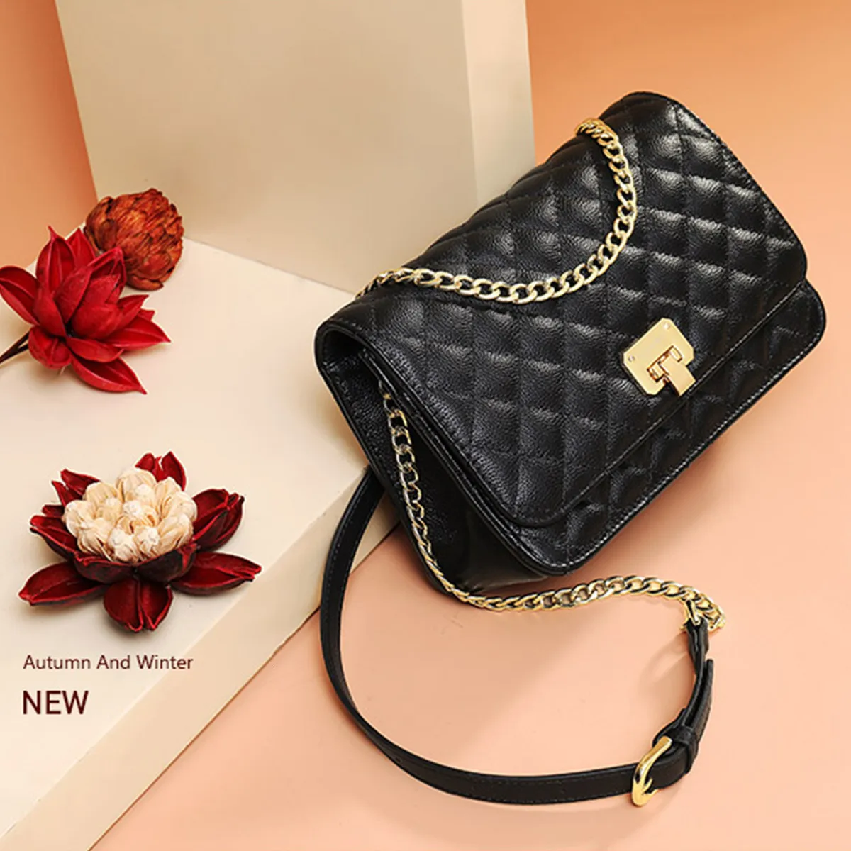 2019 Genuine Leather Woman Package Small Real Diamond Lattice Chain Oblique Crack Single Shoulder New Design Fashion For Women
2019 Genuine Leather Woman Package Small Real Diamond Lattice Chain Oblique Crack Single Shoulder New Design Fashion For Women
