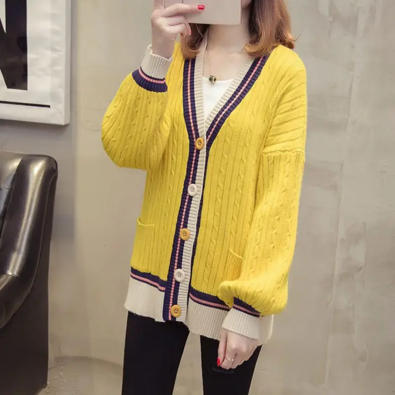 Korean Style Autumn And Winter Sweater Fashion Twist Single Breasted Cardigan Sweater Stitching Color Pocket Knit Cardigan Coat
Korean Style Autumn And Winter Sweater Fashion Twist Single Breasted Cardigan Sweater Stitching Color Pocket Knit Cardigan Coat