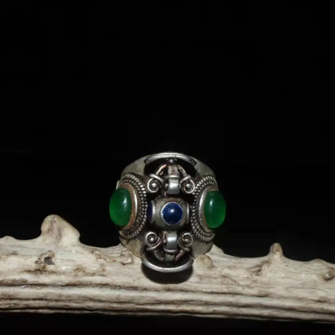 Collection Chinese old Tibetan silver cloisonne inlaid greenstone jade transshipment Dharma-vessel ring
Collection Chinese old Tibetan silver cloisonne inlaid greenstone jade transshipment Dharma-vessel ring