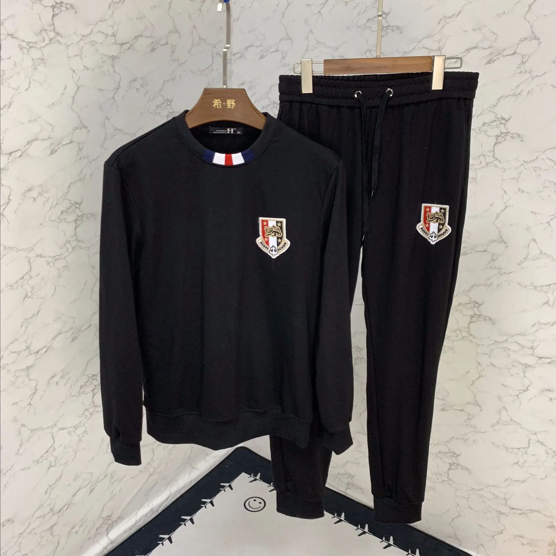 Men Sportswear Hoodies Suit Black Embroidery Clothes Full Tracksuits Sweatshirts Mens Track Suits Set Joggers Hombres Ropa 2019
Men Sportswear Hoodies Suit Black Embroidery Clothes Full Tracksuits Sweatshirts Mens Track Suits Set Joggers Hombres Ropa 2019