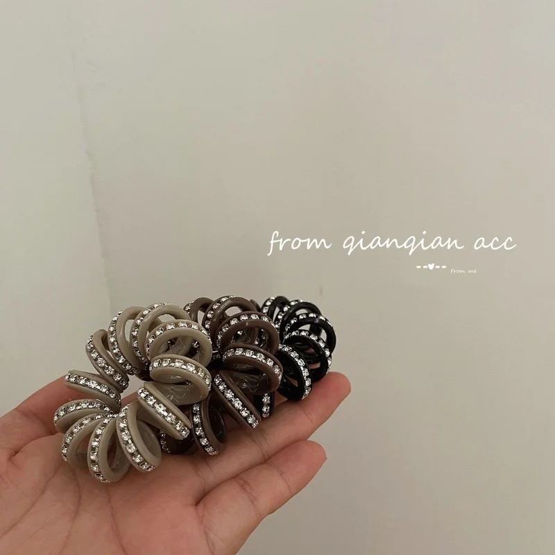 ins fashion rhinestone phone line hair ring female simple temperament ponytail hair rope headdress does not hurt the hair rope
ins fashion rhinestone phone line hair ring female simple temperament ponytail hair rope headdress does not hurt the hair rope