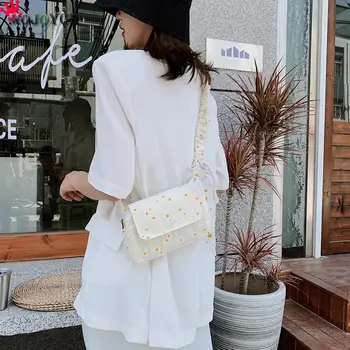 Women Canvas Shoulder Bag Flower Daisy Pleated Beach Travel Classic Texture Creative Delicate Design Chic Messenger Handbag
Women Canvas Shoulder Bag Flower Daisy Pleated Beach Travel Classic Texture Creative Delicate Design Chic Messenger Handbag