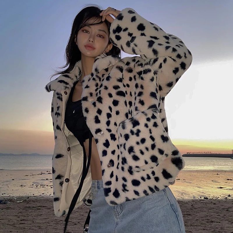Zoulv 2020 Autumn Winter Straight Tube Lleopard Print Lapel Pocket Loose Warm Plush Single-breasted Casual Women's Jacket Coat
Zoulv 2020 Autumn Winter Straight Tube Lleopard Print Lapel Pocket Loose Warm Plush Single-breasted Casual Women's Jacket Coat