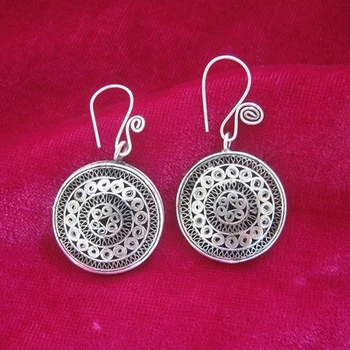 TRADITIONAL ANCIENT METHOD PINCH FILAMENT PROCESS RETRO PALACE EARRINGS HANDMADE MIAO SILVER DOUBLE-SIDED COPPER DRUM EARRINGS
TRADITIONAL ANCIENT METHOD PINCH FILAMENT PROCESS RETRO PALACE EARRINGS HANDMADE MIAO SILVER DOUBLE-SIDED COPPER DRUM EARRINGS