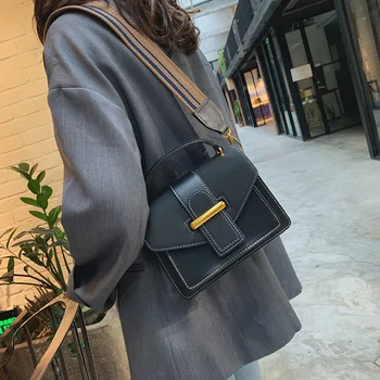 New Fashion Lady Messenger Bag PU Waterproof Leather Simple Ladies Handbag Korean Version Youth Woman Work Bag Contrast Color
New Fashion Lady Messenger Bag PU Waterproof Leather Simple Ladies Handbag Korean Version Youth Woman Work Bag Contrast Color