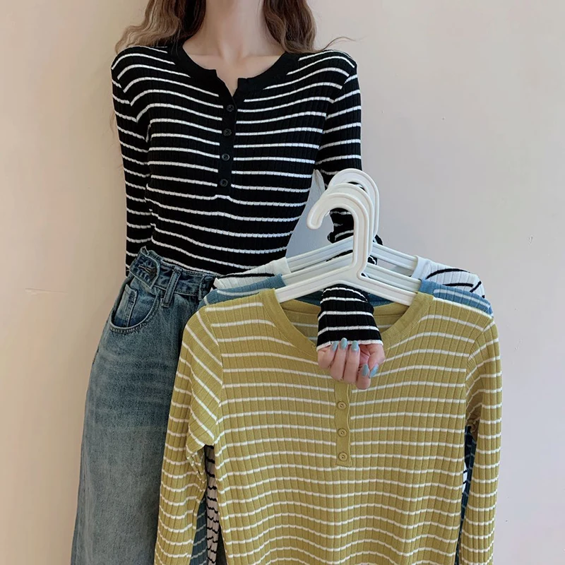 2020 Stripe Autumn Winter Button V Neck Sweater Women Basic Slim Pullover Women Sweaters And Pullovers Knit Jumper Ladies Tops
2020 Stripe Autumn Winter Button V Neck Sweater Women Basic Slim Pullover Women Sweaters And Pullovers Knit Jumper Ladies Tops