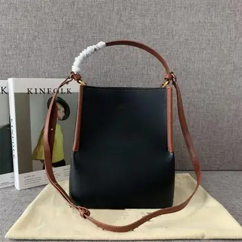 2020 trendy fashion women's classic solid style elegant ladies leather handbag
2020 trendy fashion women's classic solid style elegant ladies leather handbag