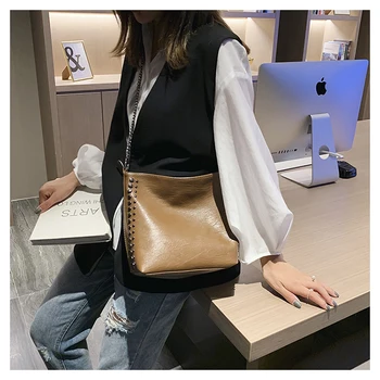 2019, New One-in-one, One-shoulder Bag, High-capacity Bucket Bag, Large-capacity Water Bucket, Single-shoulder Bag
2019, New One-in-one, One-shoulder Bag, High-capacity Bucket Bag, Large-capacity Water Bucket, Single-shoulder Bag