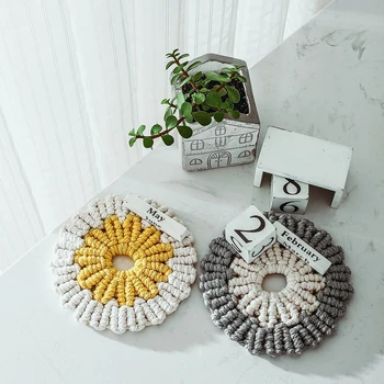 Two Style INS Round Heat Insulation Pad Table Mat Hand Woven Bowl Mats Plate Anti-Scald Coaster Northern Europe Kitchen Decor
Two Style INS Round Heat Insulation Pad Table Mat Hand Woven Bowl Mats Plate Anti-Scald Coaster Northern Europe Kitchen Decor