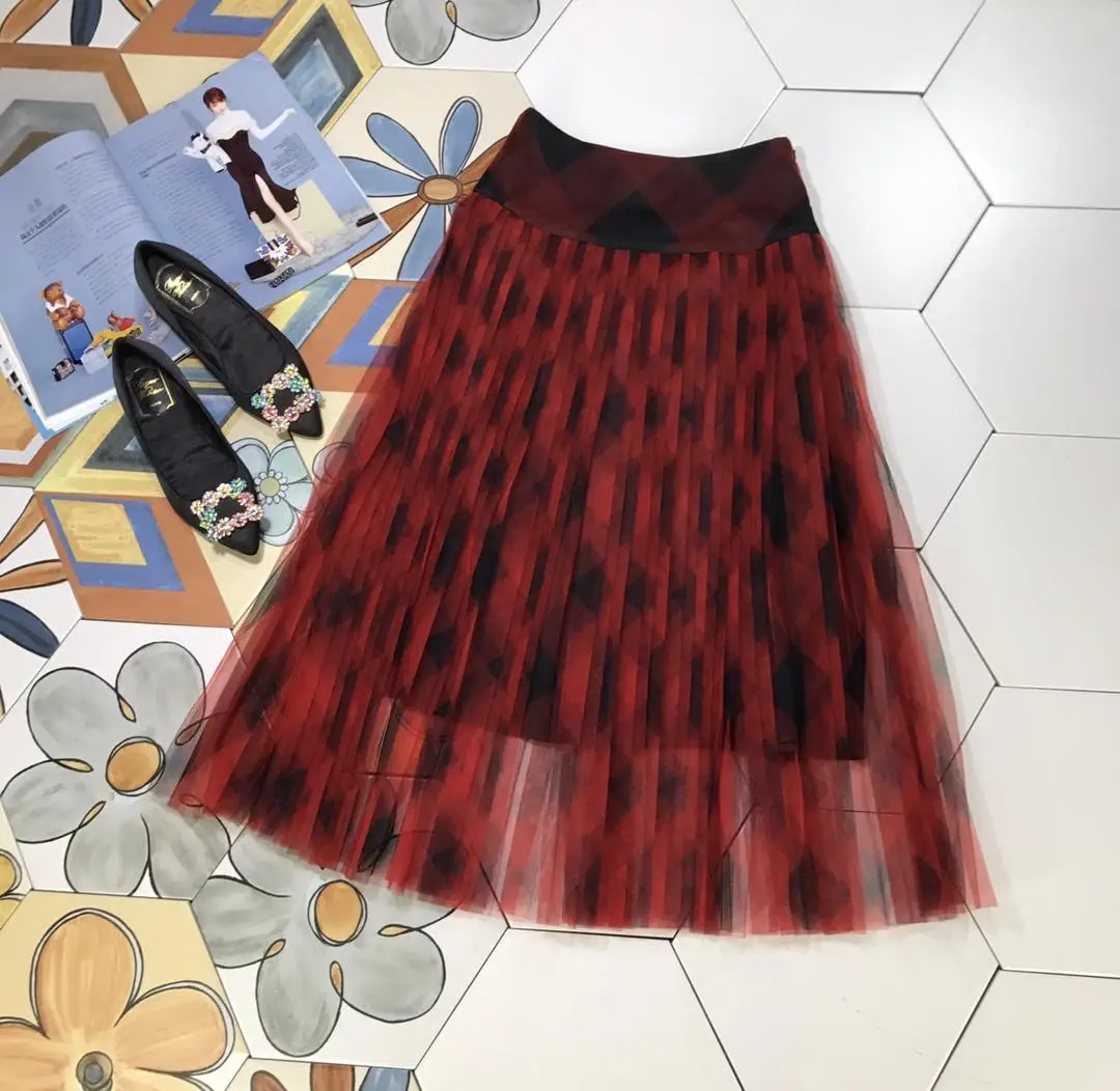 2019 autumn and winter ladies new poster with the same gradient plaid pleated mesh half skirt 906
2019 autumn and winter ladies new poster with the same gradient plaid pleated mesh half skirt 906