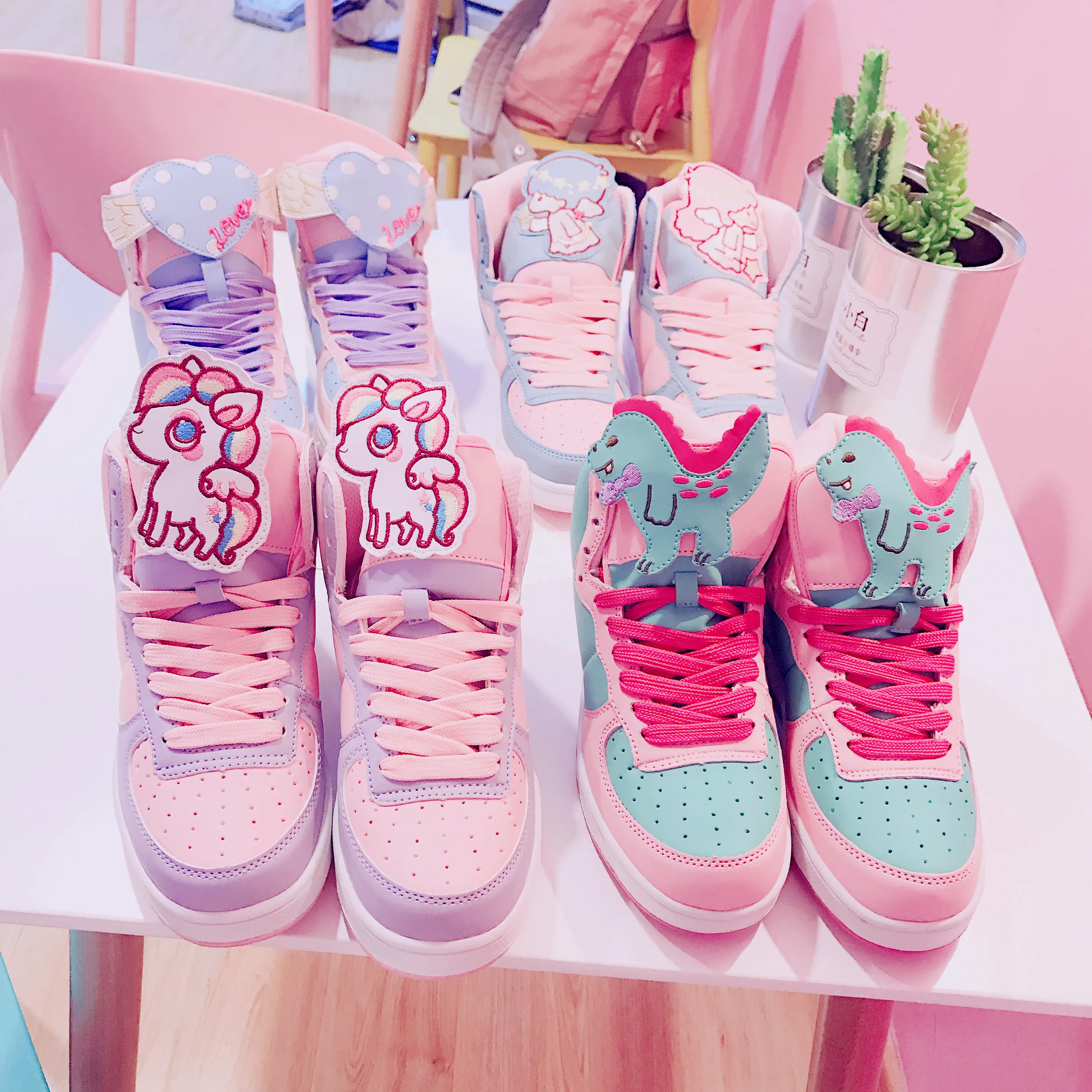 

Japan Anime Cute Harajuku Lolita Girl Shoes Little Twin Star unicorn Dinosaur High Top Sport Shoes Student Casual Sneakers Gift