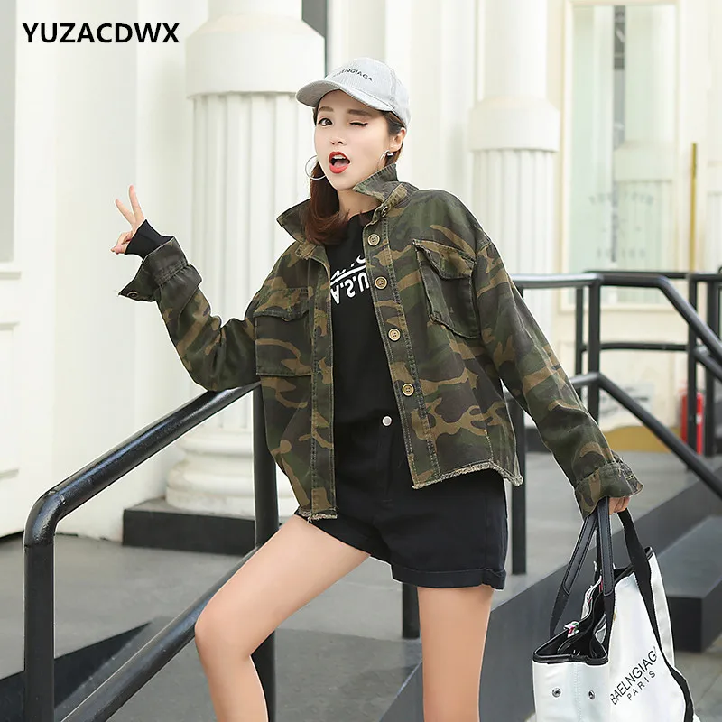 2019 Spring Autumn Womens Outerwear Fashion Camo Frayed Edge Pocket Detail Denim Jacket Cool Camouflage Single Breasted Jackets
2019 Spring Autumn Womens Outerwear Fashion Camo Frayed Edge Pocket Detail Denim Jacket Cool Camouflage Single Breasted Jackets