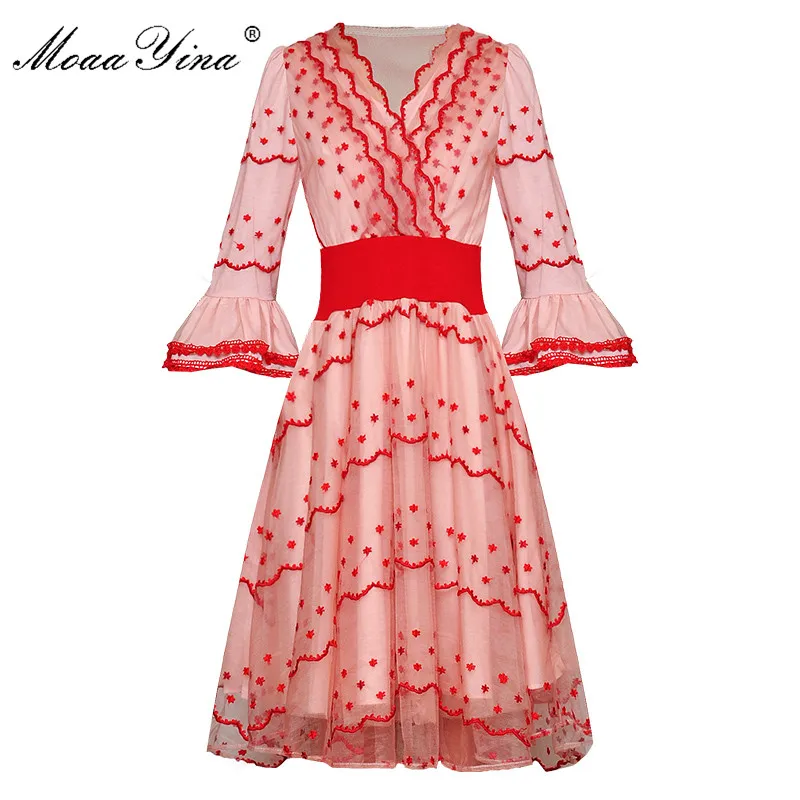 MoaaYina Fashion Designer Runway dress Spring Summer Women Dress Embroidery V-neck Ball Gown Mesh Dresses
MoaaYina Fashion Designer Runway dress Spring Summer Women Dress Embroidery V-neck Ball Gown Mesh Dresses
