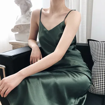 Satin V-neck Sling Dress Sexy Light Cooked Fish Tail Base Long Dress French Sling Dress
Satin V-neck Sling Dress Sexy Light Cooked Fish Tail Base Long Dress French Sling Dress