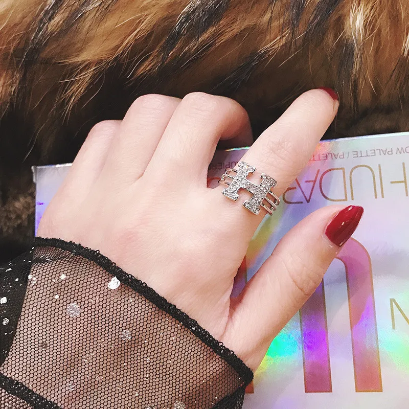 Korean Pop H Letter Inlay Rhinestone Open Ring For Women Party Fashion Index Ring Jewelry Accessory Gifts
Korean Pop H Letter Inlay Rhinestone Open Ring For Women Party Fashion Index Ring Jewelry Accessory Gifts