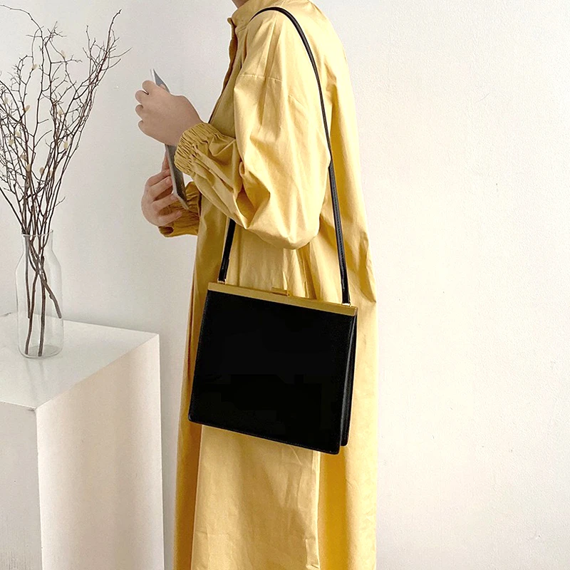 2020 New Fashion Women Clip Bags Luxury Designer Female Small Handbags Ladies Shoulder Bag PU Leather Korean Style Crossbody Bag
2020 New Fashion Women Clip Bags Luxury Designer Female Small Handbags Ladies Shoulder Bag PU Leather Korean Style Crossbody Bag