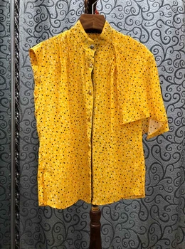 2020 Spring and Summer New Women's round Neck Irregular Unilateral Sleeves Stitching Button Dot Prints Top 404
2020 Spring and Summer New Women's round Neck Irregular Unilateral Sleeves Stitching Button Dot Prints Top 404