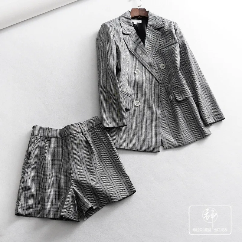 One's Spring New Products Gas Field Strength Ol Pattern Suit Jacket + High-waisted Shorts Set Entity
One's Spring New Products Gas Field Strength Ol Pattern Suit Jacket + High-waisted Shorts Set Entity