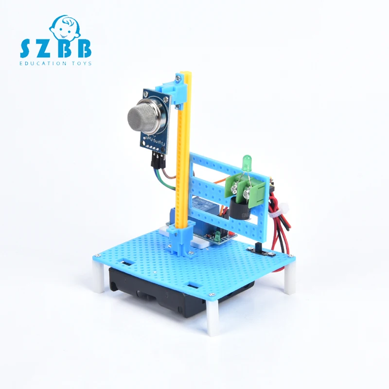 Primary and middle school students circuit model toys, DIY and training technology making smoke alarm material
Primary and middle school students circuit model toys, DIY and training technology making smoke alarm material