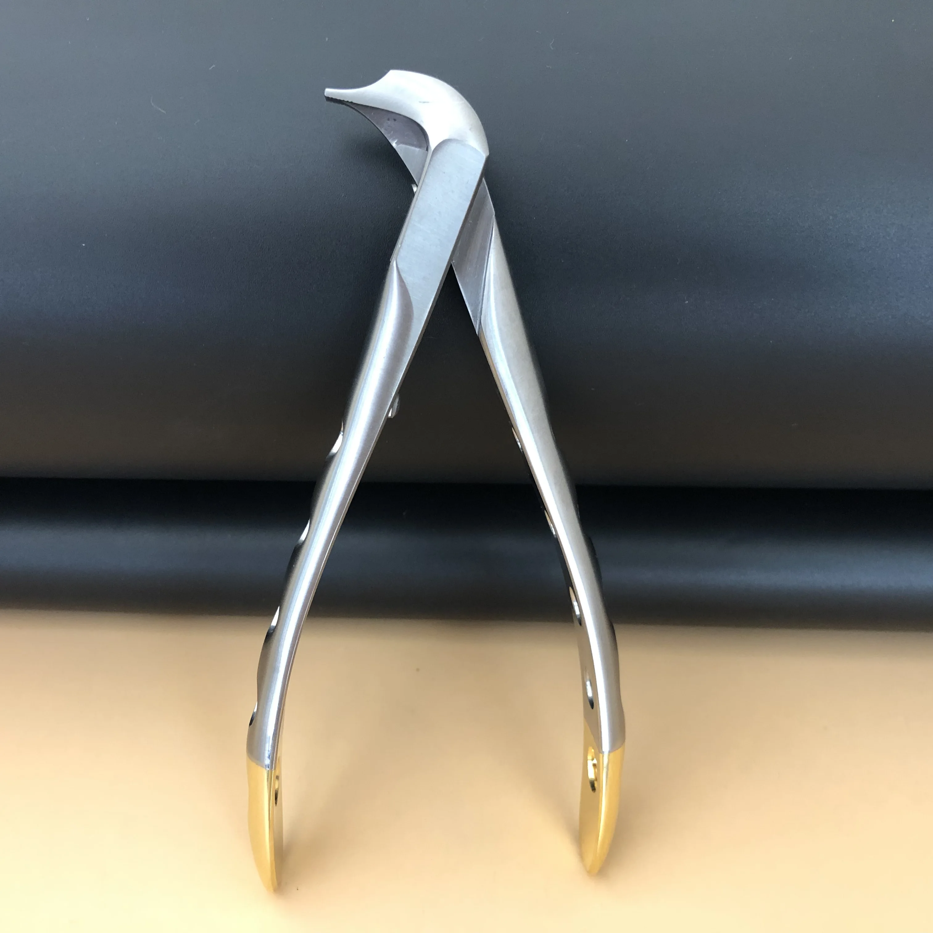1pc Dental Crown Spreader Forcep Tooth Crown Remover Plier Instrument Tool Stainless Steel Dentist Tools Instrument
1pc Dental Crown Spreader Forcep Tooth Crown Remover Plier Instrument Tool Stainless Steel Dentist Tools Instrument