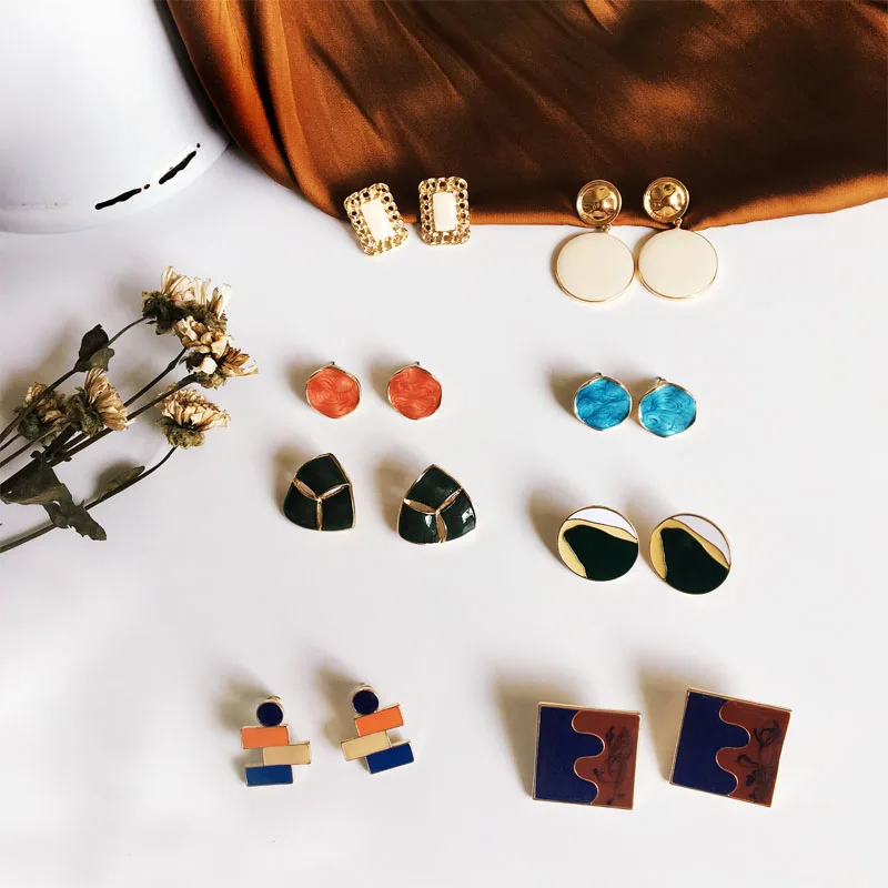 HUANZHI Metal Enamel Acrylic Contrast Color Geometric Design Personality Trendy Colorful Chic Stud Earrings For Women Jewelry
HUANZHI Metal Enamel Acrylic Contrast Color Geometric Design Personality Trendy Colorful Chic Stud Earrings For Women Jewelry