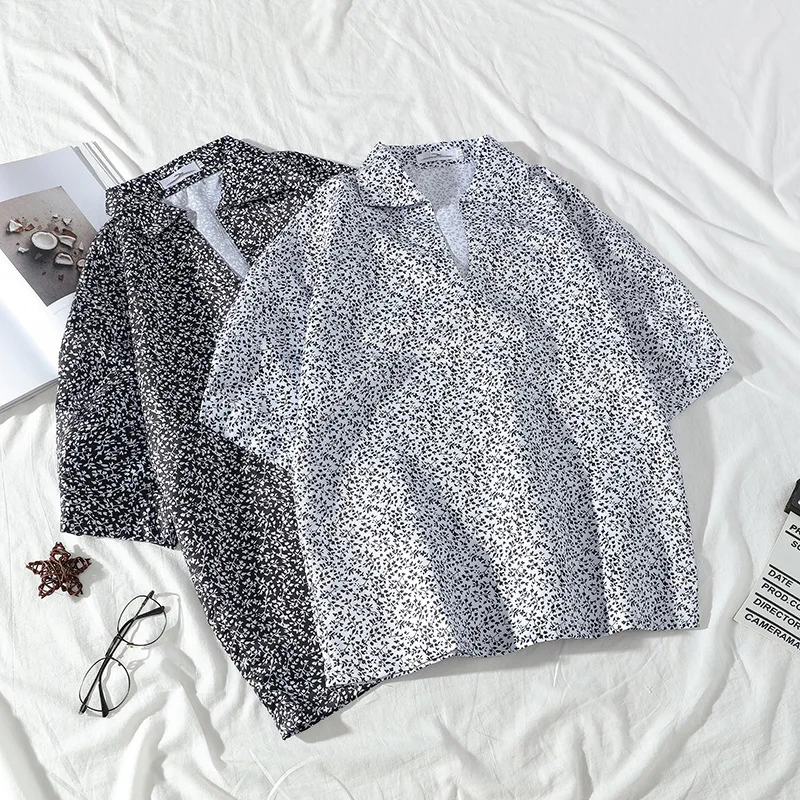 Summer MEN'S Short Sleeve Shirt Small Floral Half Sleeve Pullover Shirt V-neck Korean-style Trend Half-sleeve Shirt Pi Handsome
Summer MEN'S Short Sleeve Shirt Small Floral Half Sleeve Pullover Shirt V-neck Korean-style Trend Half-sleeve Shirt Pi Handsome