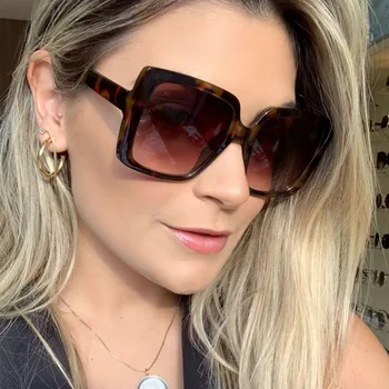 High Quality Women Medium Square Sunglasses 2020 New Fashion Brand Designer Men Vintage Eyewear For Outdoor Oculos UV400
High Quality Women Medium Square Sunglasses 2020 New Fashion Brand Designer Men Vintage Eyewear For Outdoor Oculos UV400