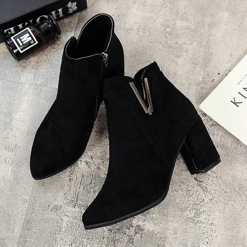 Size35-50 Nice Pop Fashion Brand Women Ankle Boots Plain Spring Autumn Shoes Woman Pop Letter V Outdoor High Heels Suede Boot
Size35-50 Nice Pop Fashion Brand Women Ankle Boots Plain Spring Autumn Shoes Woman Pop Letter V Outdoor High Heels Suede Boot