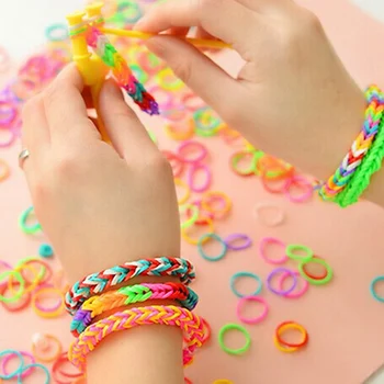 300Pcs/Pack Children DIY Educational Toys Rubber Colorful Bands Bracelet Loom Girl Hair Band Woven Bracelets Kids Toys
300Pcs/Pack Children DIY Educational Toys Rubber Colorful Bands Bracelet Loom Girl Hair Band Woven Bracelets Kids Toys
