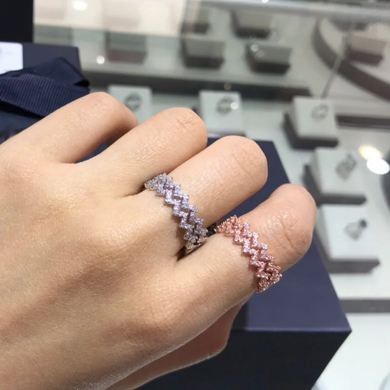 UMGODLY Luxury Brand 1 PC Micro Pave 3A Cubic Zirconia Stones Geometric Double Line Wave Zigzag Ring for Women Fashion Jewelry
UMGODLY Luxury Brand 1 PC Micro Pave 3A Cubic Zirconia Stones Geometric Double Line Wave Zigzag Ring for Women Fashion Jewelry
