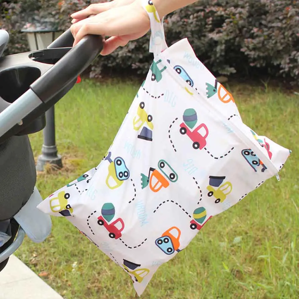 New Waterproof Reusable Wet Bag Printed Pocket Nappy Bags PUL Travel Wet Dry Bags Mini Size 30*40cm Diaper Bag
New Waterproof Reusable Wet Bag Printed Pocket Nappy Bags PUL Travel Wet Dry Bags Mini Size 30*40cm Diaper Bag