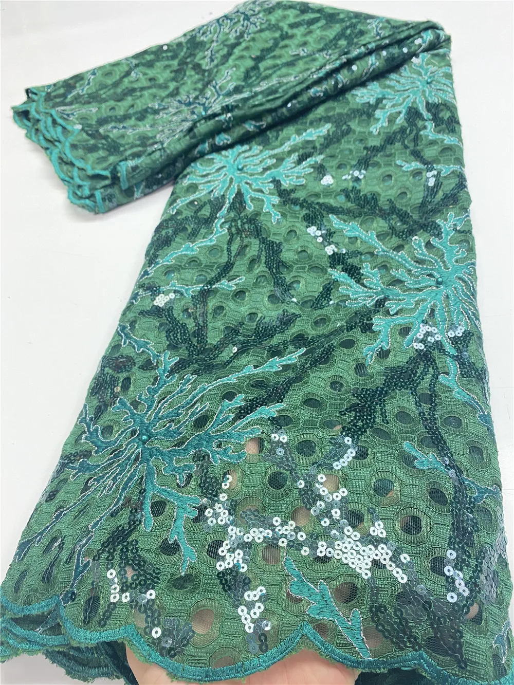Green African Sequins Lace Fabric 2020 High Quality Lace French Sequence Tulle Lace Nigerian Lace Fabrics For Wedding YA3566B-4
Green African Sequins Lace Fabric 2020 High Quality Lace French Sequence Tulle Lace Nigerian Lace Fabrics For Wedding YA3566B-4