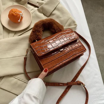 Solid Plush Handle Money Purse Handbags Fashion Women PU Shoulder Crossbody Bag Popular Simple Female Daily Bag
Solid Plush Handle Money Purse Handbags Fashion Women PU Shoulder Crossbody Bag Popular Simple Female Daily Bag