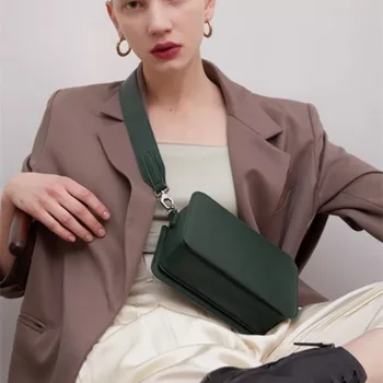 2020 Casual Solid Color Crossbody Bags for Women Small Square Bags Lady Pu Leather Wide Shoulder Strap Shoulder Messenger Bag
2020 Casual Solid Color Crossbody Bags for Women Small Square Bags Lady Pu Leather Wide Shoulder Strap Shoulder Messenger Bag