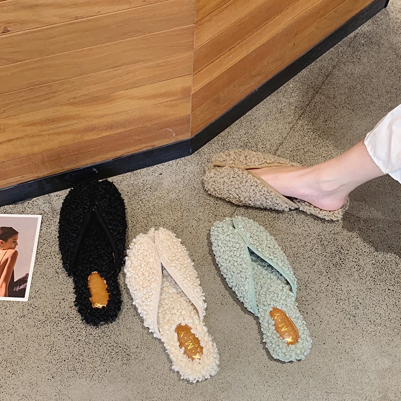 Wool roll slippers korean flats close toe winter woman fur slides brief solid casual lazy flip flops female furry loafers plush
Wool roll slippers korean flats close toe winter woman fur slides brief solid casual lazy flip flops female furry loafers plush
