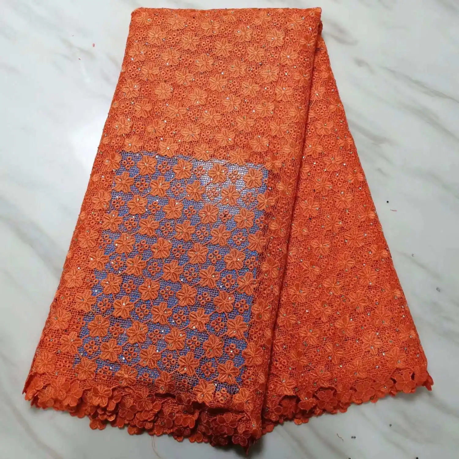 African lace fabric 2019 high quality Nigerian Swiss voile french guipure cord lace fabric with stones for wedding party
African lace fabric 2019 high quality Nigerian Swiss voile french guipure cord lace fabric with stones for wedding party
