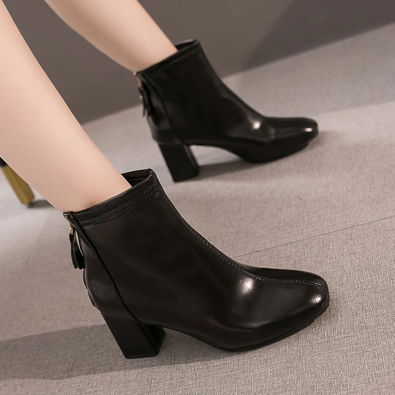 Lace Up Boots Chunky Heel Booties Ladies Shoes Bootee Woman 2019 Round Toe Luxury Designer Zipper Low Heels booties Mid Calf
Lace Up Boots Chunky Heel Booties Ladies Shoes Bootee Woman 2019 Round Toe Luxury Designer Zipper Low Heels booties Mid Calf