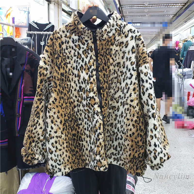 Leopard Print Fur Coat for Women 2020 Autumn Winter New Fashion Loose Thick Soft Imitation Lamb Wool Parka Female Outwears
Leopard Print Fur Coat for Women 2020 Autumn Winter New Fashion Loose Thick Soft Imitation Lamb Wool Parka Female Outwears
