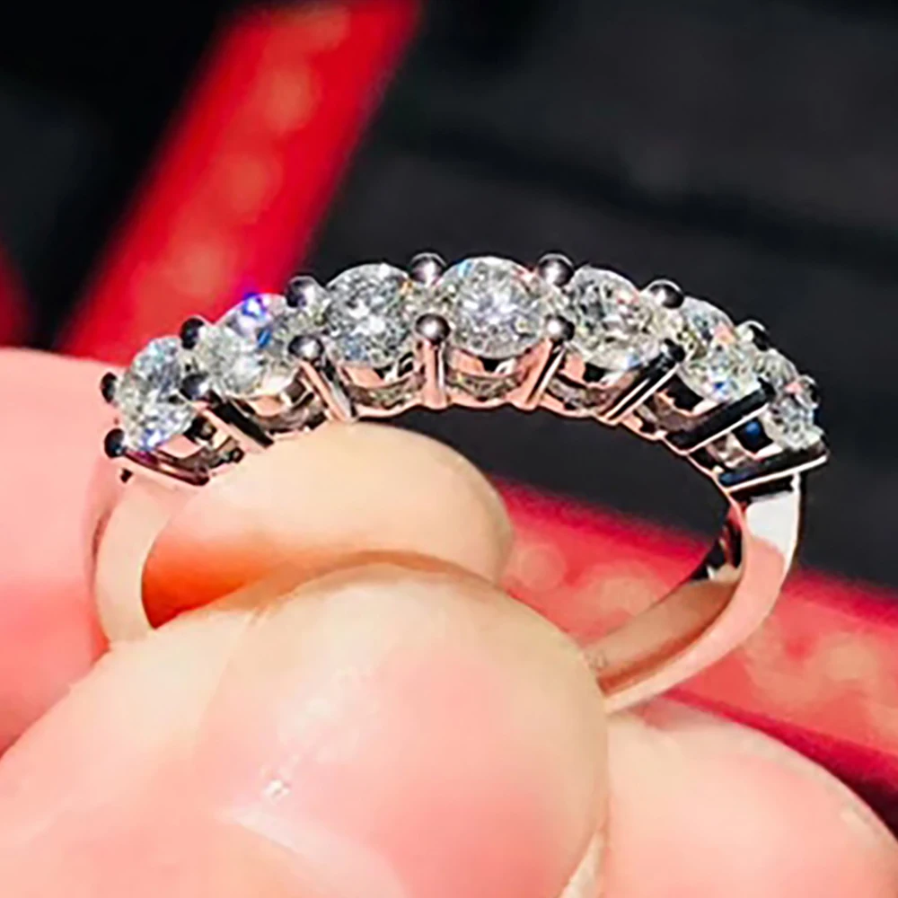 

Custom Solid 18K Au750 White Gold Women Wedding Party Engagement Ring 7 PCS 0.7 Carat Each 0.1ct Round Moissanite Diamond Ring