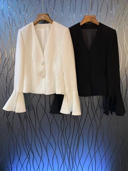 2020 Spring and Summer New Women's V-neck Button Decorative Solid Horn Long Sleeve Wild Top Coat 410
2020 Spring and Summer New Women's V-neck Button Decorative Solid Horn Long Sleeve Wild Top Coat 410