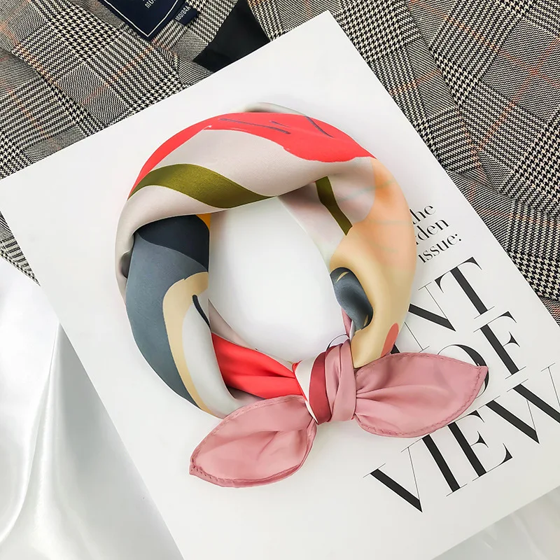 2020 summer new artificial silk scarf printing 70*70 small square scarf curled cartoon character scarf
2020 summer new artificial silk scarf printing 70*70 small square scarf curled cartoon character scarf