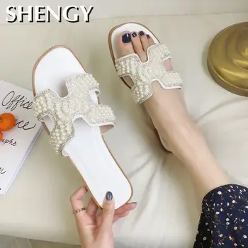 2020 Summer Bling Flat Slippers Women Fashion Luxurious Pearl Wear Beach Sandals Comfortable Casual Outside Med Heels Shoes
2020 Summer Bling Flat Slippers Women Fashion Luxurious Pearl Wear Beach Sandals Comfortable Casual Outside Med Heels Shoes