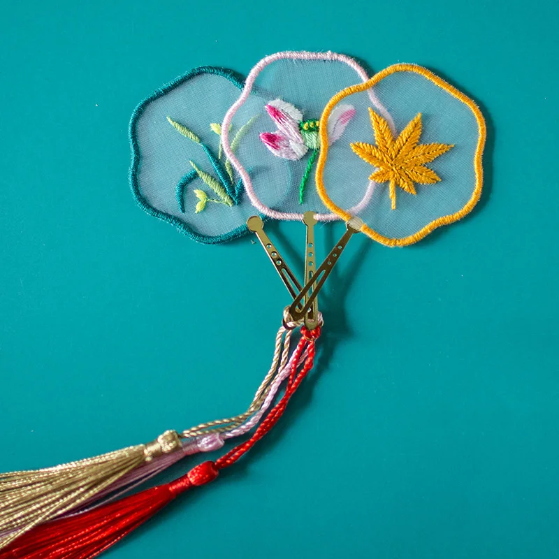 Chinese Flower DIY Bookmark Embroidery Kit with Hoop Needlework Cross Stitch Handmade Crafts Sewing Supplies Set for Beginner
Chinese Flower DIY Bookmark Embroidery Kit with Hoop Needlework Cross Stitch Handmade Crafts Sewing Supplies Set for Beginner