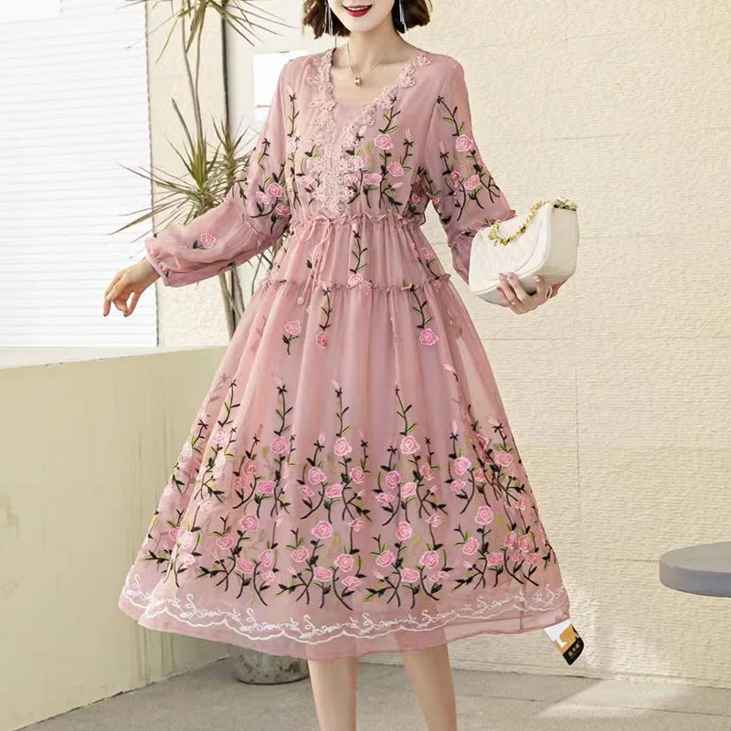 2022 New Spring Embroidered Dress Elegant Bow Beaded Long Dress V neck Waist Drawstring Beautiful Party Dress Vestidos robe
2022 New Spring Embroidered Dress Elegant Bow Beaded Long Dress V neck Waist Drawstring Beautiful Party Dress Vestidos robe