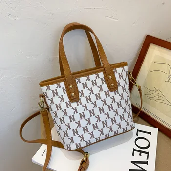 2020 Women Handbag Leather Women Shoulder Bags Designer Women Messenger Bags Ladies Casual Tote Bags sac a main Bucket Bag
2020 Women Handbag Leather Women Shoulder Bags Designer Women Messenger Bags Ladies Casual Tote Bags sac a main Bucket Bag