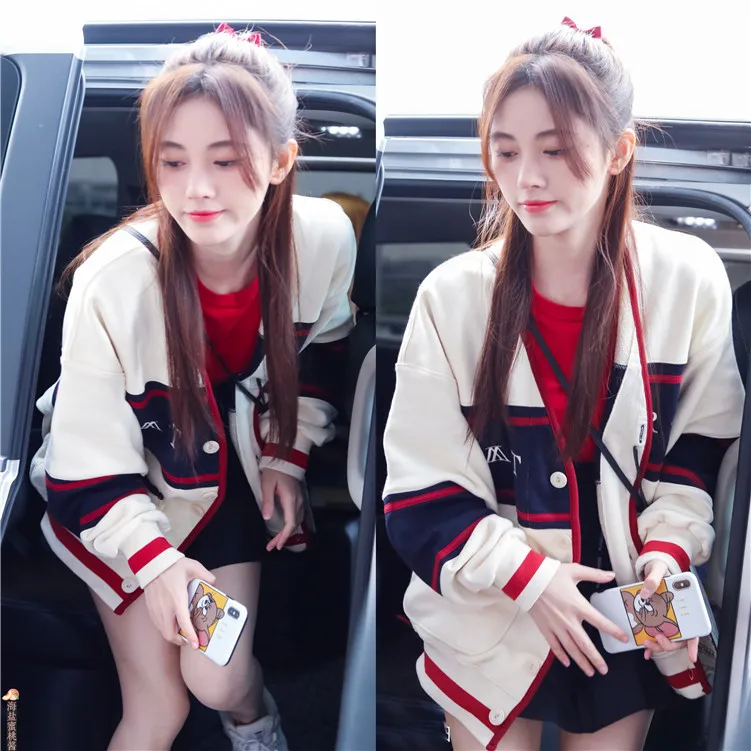 Ju Jing Yi Star Celebrity Style Joint Contrast Color V-neck Baseball Uniform Coat Women's Korean-style Casual College Style Card
Ju Jing Yi Star Celebrity Style Joint Contrast Color V-neck Baseball Uniform Coat Women's Korean-style Casual College Style Card