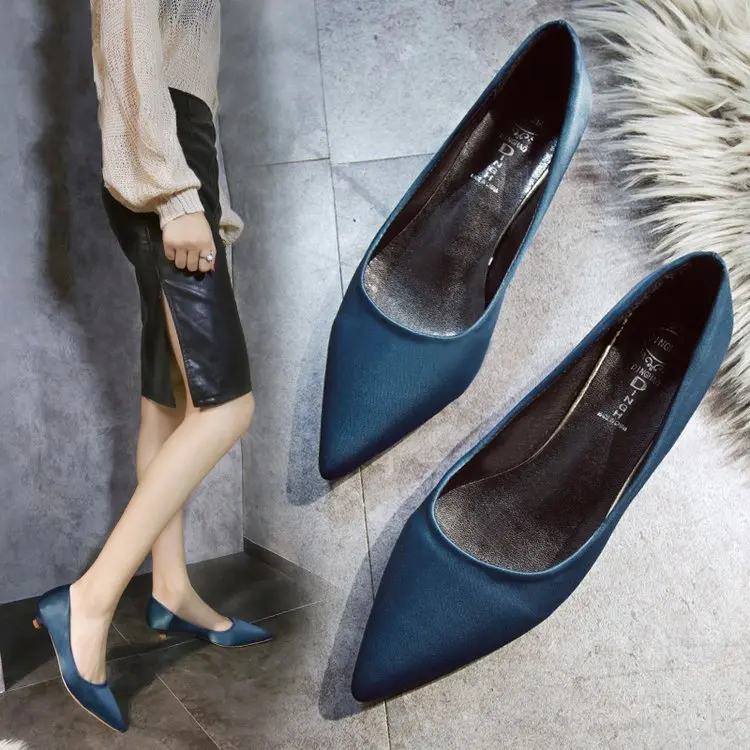 2019 new Korean version of pointed high heels shallow mouth with 3cm wild professional work shoes fashion wild high heels
2019 new Korean version of pointed high heels shallow mouth with 3cm wild professional work shoes fashion wild high heels