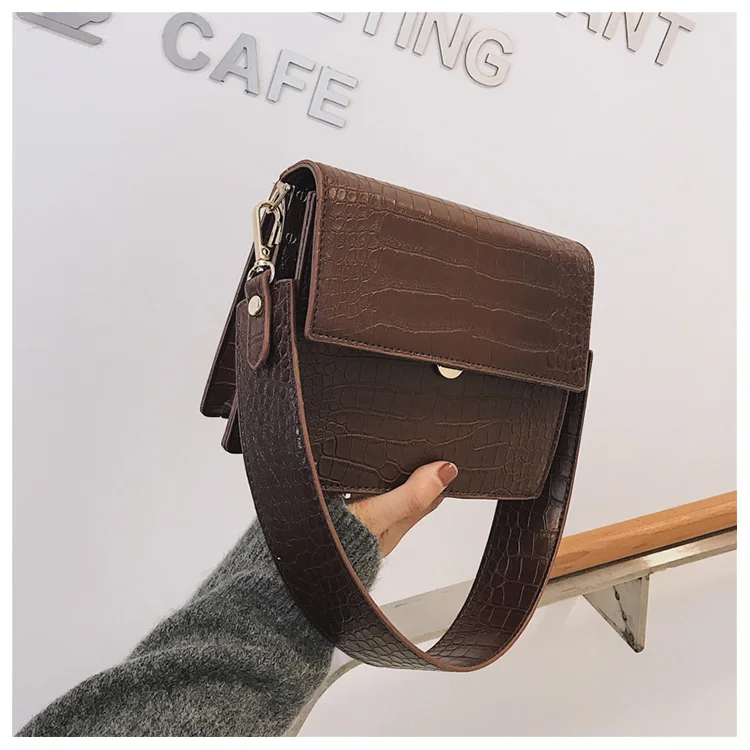 Classic Retro Crocodile pattern Shoulder Messenger Bag Women's Designer Luxury Handbag Premium PU Leather Shoulder Bag
Classic Retro Crocodile pattern Shoulder Messenger Bag Women's Designer Luxury Handbag Premium PU Leather Shoulder Bag