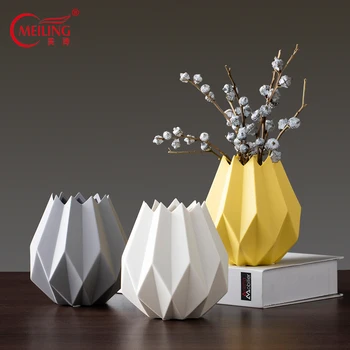 Geometric Small Origami vases Handmade Ceramic Art Vase Table Planter Pot Living Room Accessories Flower Vases For Wedding Home 
Geometric Small Origami vases Handmade Ceramic Art Vase Table Planter Pot Living Room Accessories Flower Vases For Wedding Home